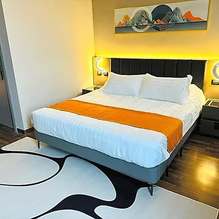 Royal 4*